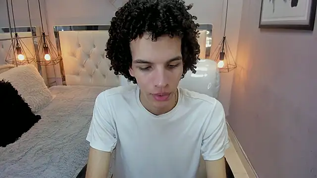 Snapshot of felix_haze chatting on 05/26/26, 05:42 felix haze online show from 05/26/26, 05:42