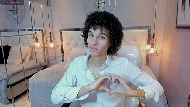 Snapshot of felix_haze chatting on 06/04/26, 05:30 felix haze online show from 06/04/26, 05:30