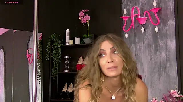 AnneGoddesss online show from 06/04/26, 05:30