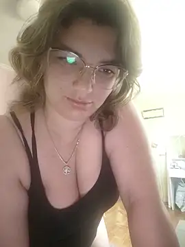 Snapshot of Nika6524 chatting on 05/22/26, 10:21 Nika6524 online show from 05/22/26, 10:21