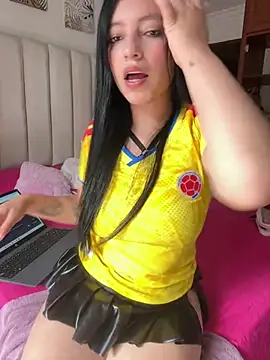 Snapshot of Miel_rousse chatting on 06/28/26, 03:40 Miel rousse online show from 06/28/26, 03:40