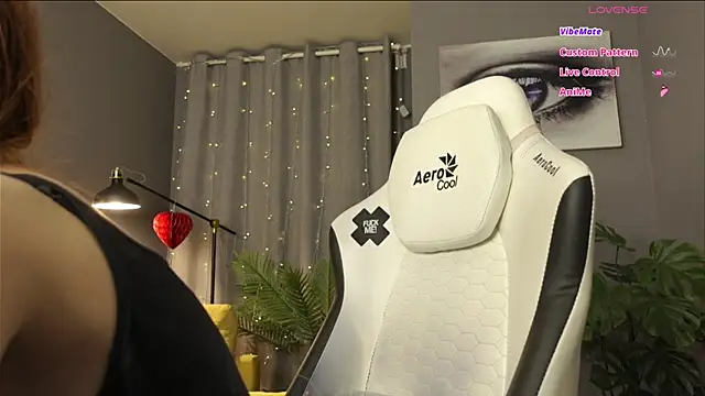 Snapshot of Megany chatting on 03/03/26, 04:40 Megany online show from 03/03/26, 04:40