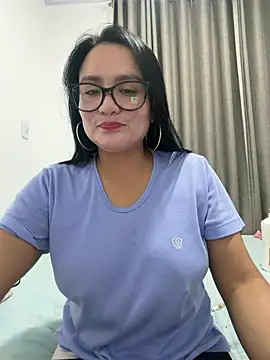 Snapshot of rousee69_ chatting on 06/21/26, 02:47 rousee69 online show from 06/21/26, 02:47
