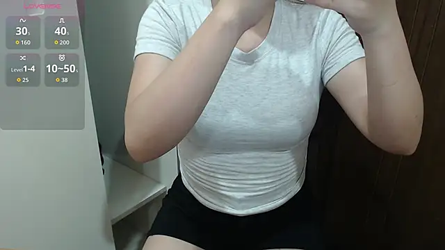 Snapshot of ani-want chatting on 06/08/26, 01:09 ani-want online show from 06/08/26, 01:09