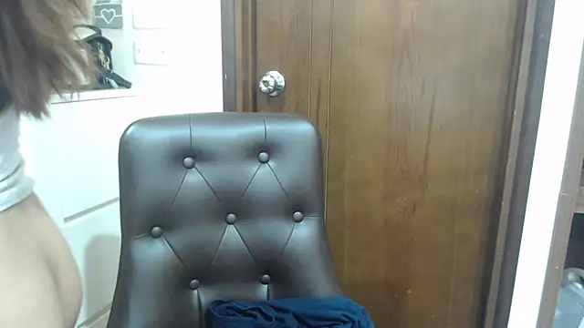 Snapshot of ani-want chatting on 07/01/26, 01:18 ani-want online show from 07/01/26, 01:18