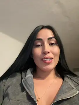 areviklusine1 online show from 04/21/26, 11:07