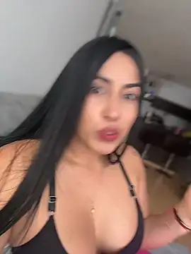 areviklusine1 online show from 04/23/26, 12:29