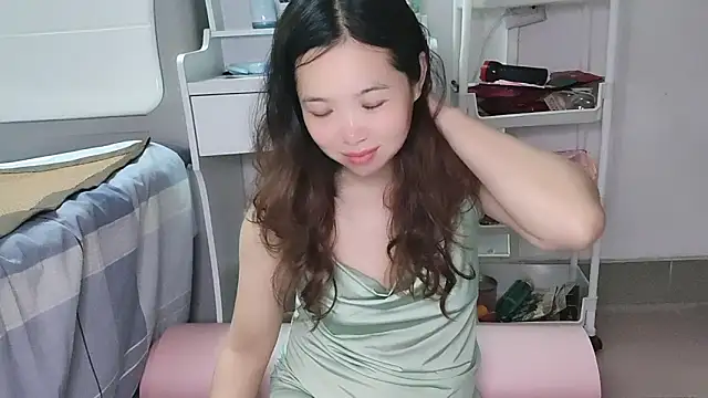 Snapshot of F-Yingying chatting on 05/22/26, 03:28 F-Yingying online show from 05/22/26, 03:28
