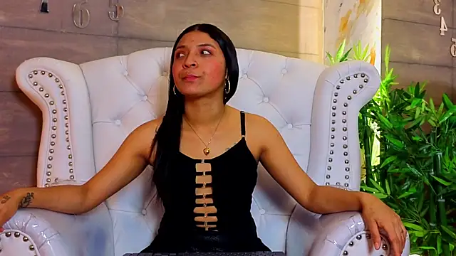 Snapshot of Roxanna_Latina chatting on 05/14/26, 11:50 Roxanna Latina online show from 05/14/26, 11:50