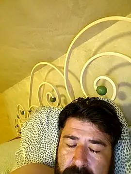 Snapshot of Angel_and_Devil_couple chatting on 06/12/26, 11:03 Angel and Devil couple online show from 06/12/26, 11:03