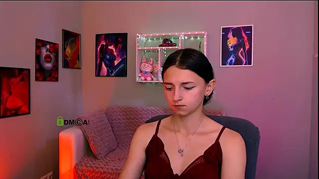 Snapshot of caroline_honeyy chatting on 06/16/26, 09:45 caroline honeyy online show from 06/16/26, 09:45