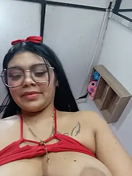 Snapshot of luxuryluna chatting on 06/25/26, 05:12 luxuryluna online show from 06/25/26, 05:12
