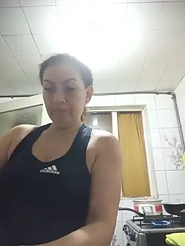 Snapshot of paulett15 chatting on 07/16/26, 02:23 paulett15 online show from 07/16/26, 02:23