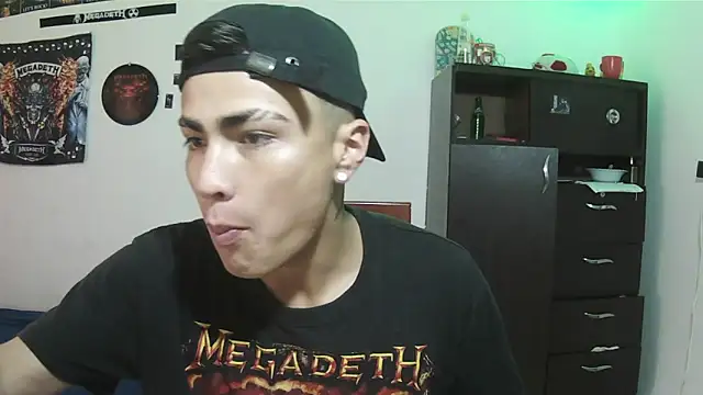 Snapshot of Fenix_hardcock chatting on 06/05/26, 03:29 Fenix hardcock online show from 06/05/26, 03:29