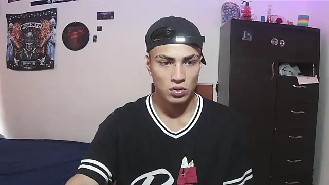 Snapshot of Fenix_hardcock chatting on 06/07/26, 04:44 Fenix hardcock online show from 06/07/26, 04:44