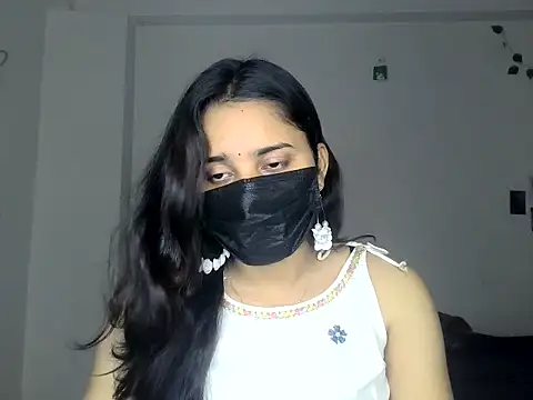 Snapshot of priyanks_sharma37 chatting on 06/19/26, 05:34 priyanks sharma37 online show from 06/19/26, 05:34