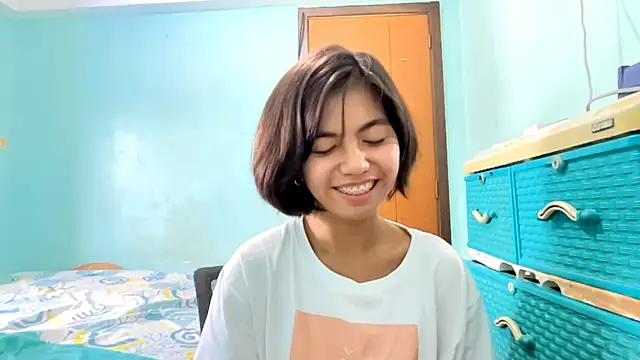 Snapshot of YukikoSchaefers chatting on 06/27/26, 03:44 YukikoSchaefers online show from 06/27/26, 03:44