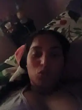 Julieeth20 online show from 05/14/26, 12:45