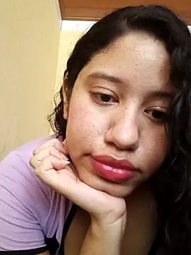 Snapshot of Vera_Phone chatting on 05/14/26, 03:52 Vera Phone online show from 05/14/26, 03:52
