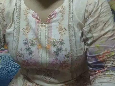 Snapshot of Begum_jan93 chatting on 06/28/26, 04:24 Begum jan93 online show from 06/28/26, 04:24