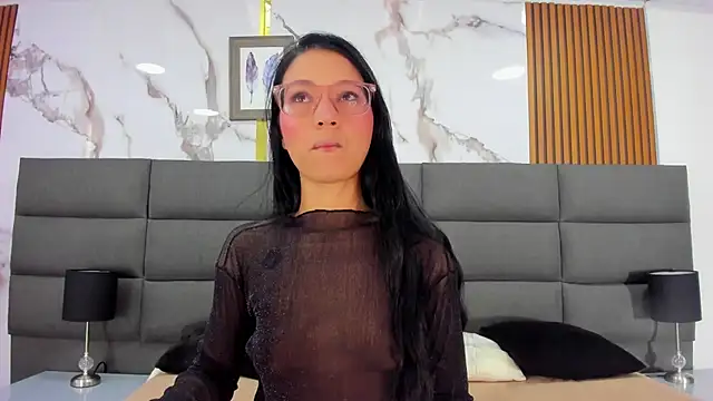 SophiieCalloway1 online show from 06/03/26, 02:19