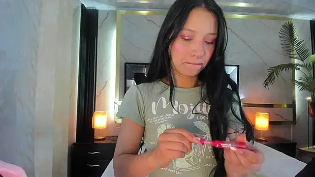 SophiieCalloway1 online show from 06/27/26, 01:39