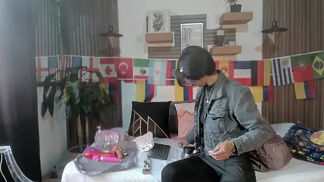 Evaa campbell online show from 06/20/26, 12:08