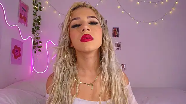cinniaa  online show from 06/05/26, 01:12