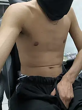 LuanAlvess online show from 05/17/26, 05:27
