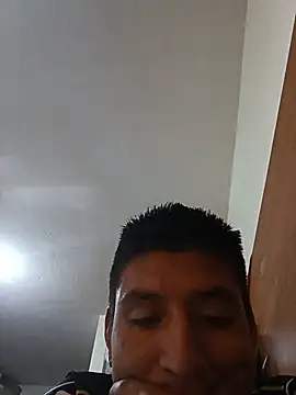 Snapshot of Eugeniosor chatting on 05/21/26, 11:23 Eugeniosor online show from 05/21/26, 11:23