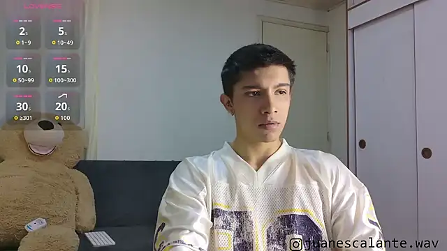 Snapshot of Thesaint_xxx chatting on 06/20/26, 10:12 Thesaint xxx online show from 06/20/26, 10:12