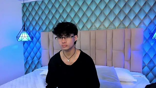 Sofia-Ethan online show from 06/24/26, 12:26