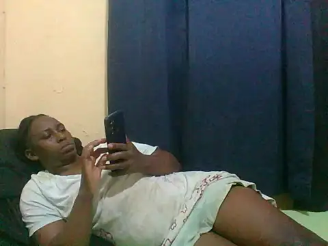 Snapshot of naughty-slender chatting on 06/30/26, 04:46 naughty-slender online show from 06/30/26, 04:46
