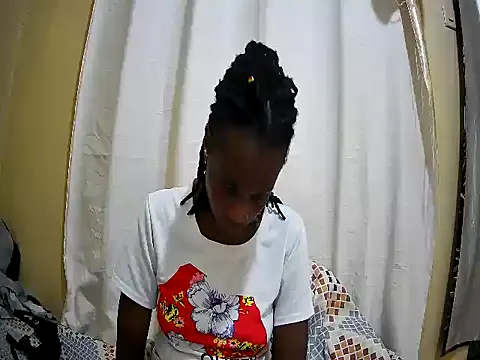 Snapshot of pritty_amber chatting on 06/27/26, 05:18 pritty amber online show from 06/27/26, 05:18