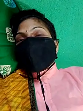 Snapshot of Hashmukhi12 chatting on 05/18/26, 04:40 Hashmukhi12 online show from 05/18/26, 04:40