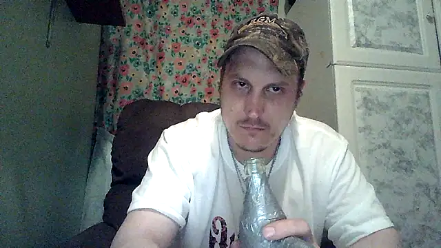 Snapshot of JoeFavorite69 chatting on 05/15/26, 08:21 JoeFavorite69 online show from 05/15/26, 08:21