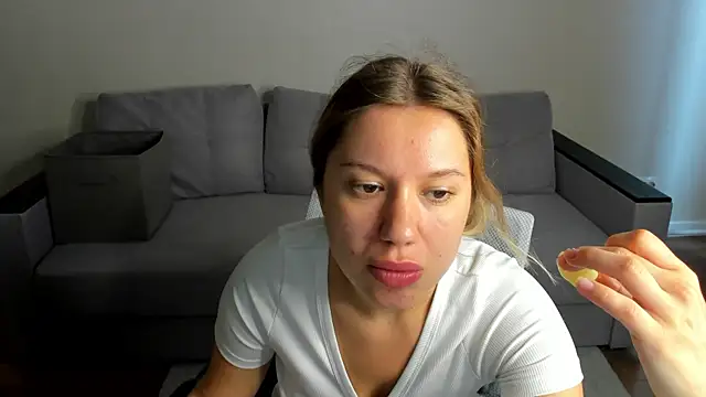 Snapshot of Shakira_Lux chatting on 06/16/26, 08:39 Shakira Lux online show from 06/16/26, 08:39