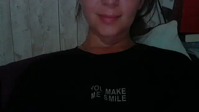 Snapshot of Bella--White chatting on 06/14/26, 03:58 Bella--White online show from 06/14/26, 03:58