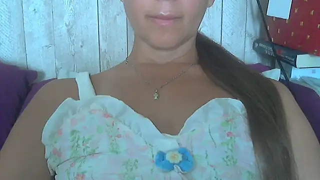 Snapshot of Bella--White chatting on 06/26/26, 06:40 Bella--White online show from 06/26/26, 06:40