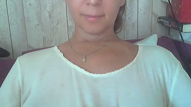 Snapshot of Bella--White chatting on 07/02/26, 10:32 Bella--White online show from 07/02/26, 10:32