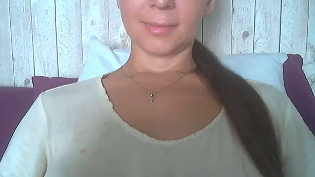 Snapshot of Bella--White chatting on 07/04/26, 06:19 Bella--White online show from 07/04/26, 06:19