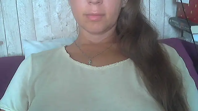 Snapshot of Bella--White chatting on 07/07/26, 07:09 Bella--White online show from 07/07/26, 07:09