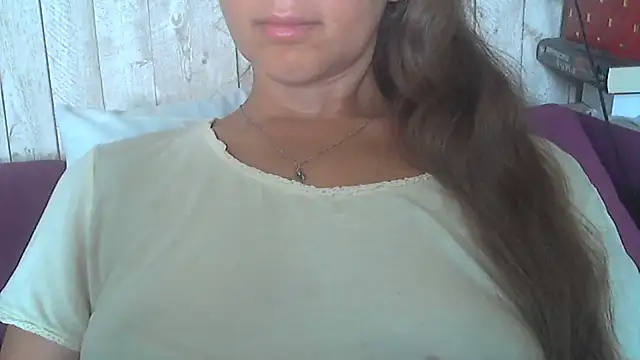 Snapshot of Bella--White chatting on 07/07/26, 07:23 Bella--White online show from 07/07/26, 07:23