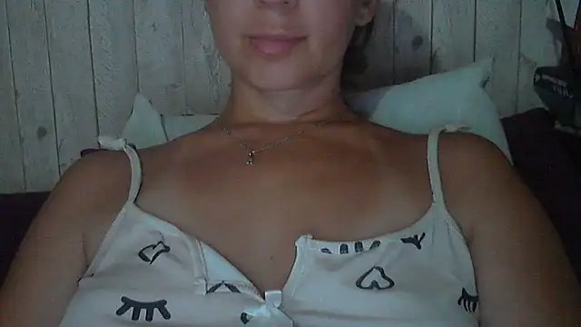 Snapshot of Bella--White chatting on 07/16/26, 03:29 Bella--White online show from 07/16/26, 03:29