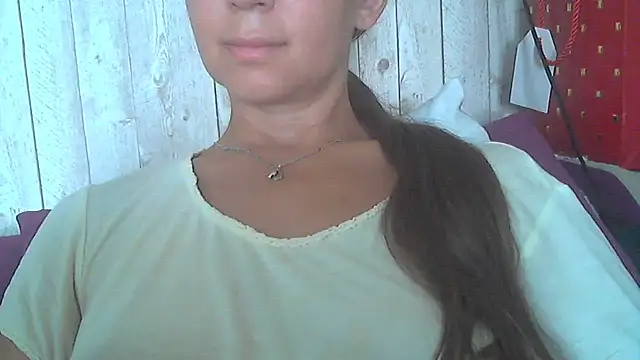 Snapshot of Bella--White chatting on 07/19/26, 07:01 Bella--White online show from 07/19/26, 07:01