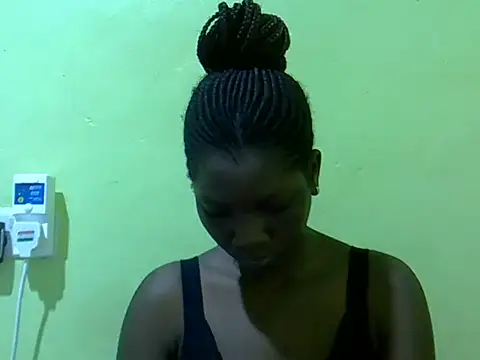 Snapshot of Sweet-Lynn chatting on 06/26/26, 05:12 Sweet-Lynn online show from 06/26/26, 05:12
