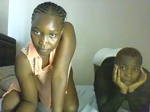 Snapshot of Ebony_sweet_slut chatting on 05/20/26, 05:35 Ebony sweet slut online show from 05/20/26, 05:35