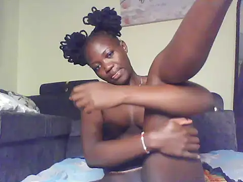 Snapshot of hot_chocolate222 chatting on 06/03/26, 07:33 hot chocolate222 online show from 06/03/26, 07:33