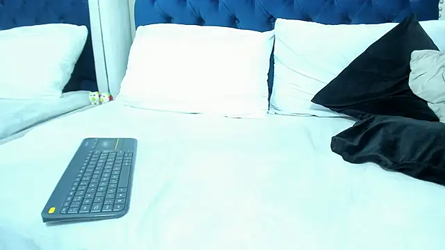 AlondraSosa online show from 05/23/26, 01:37