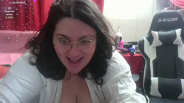 Snapshot of squishkink chatting on 06/16/26, 04:42 squishkink online show from 06/16/26, 04:42